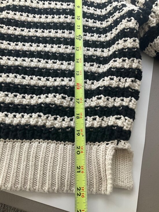 Free People Medium Chunky Sweater Black Cream Striped Oversized Relaxed - Picture 6 of 8